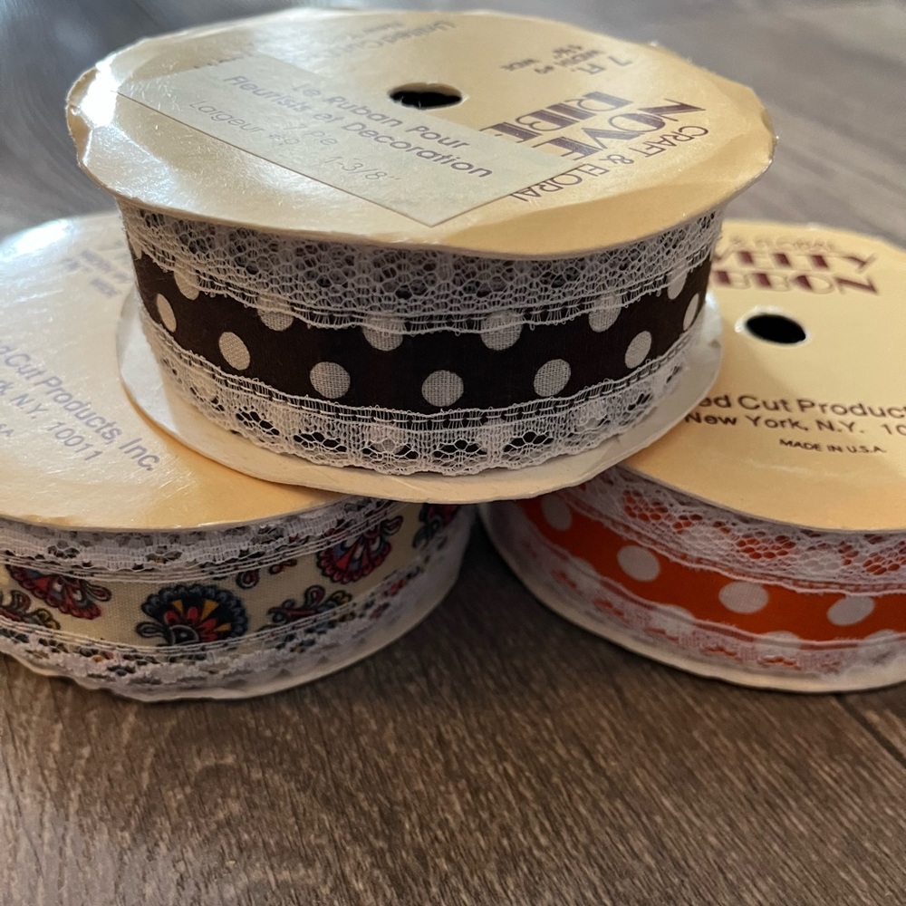 5/$25 Polka Dot and Lace Ribbon Set